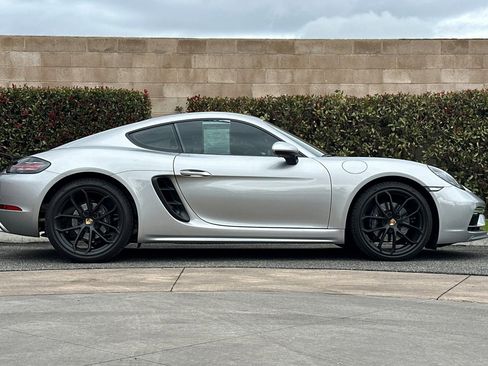 Used 2025 Porsche 718 Cayman image 3