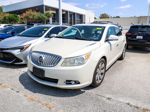 Used 2010 Buick LaCrosse CXS FWD image 3
