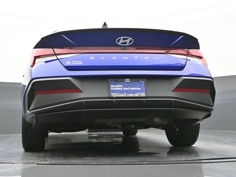 Certified 2025 Hyundai Elantra Sport image 40
