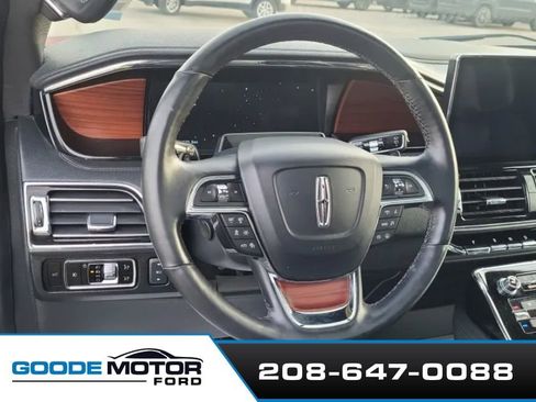 Used 2023 Lincoln Navigator Reserve image 8