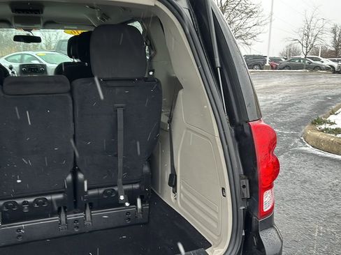 Used 2016 Dodge Grand Caravan SE w/ Quick Order Package 29E SE image 30