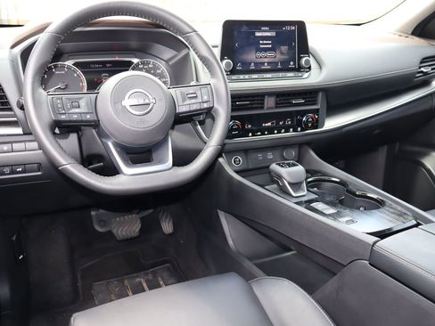 Used 2023 Nissan Rogue SV w/ SV Premium B Package FWD image 5
