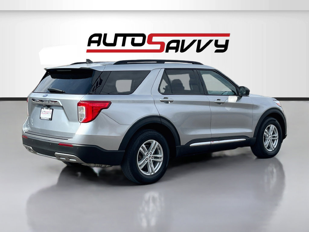 Used 2024 Ford Explorer XLT w/ Equipment Group 202A RWD image 7