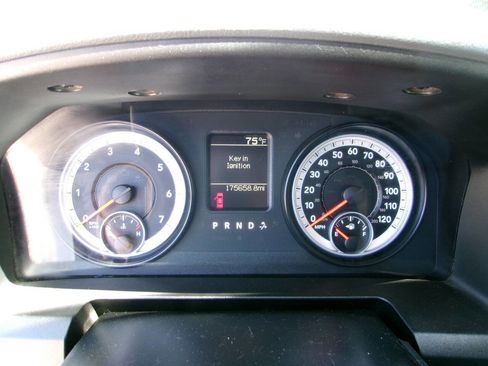 Used 2014 RAM 2500 Tradesman w/ Chrome Appearance Group AWD/4WD image 8