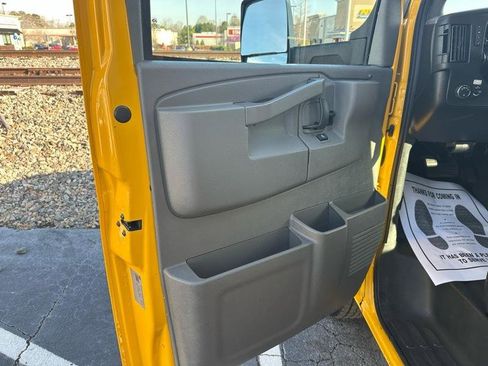 Used 2021 GMC Savana 3500 Extended w/ Power Convenience Package image 14