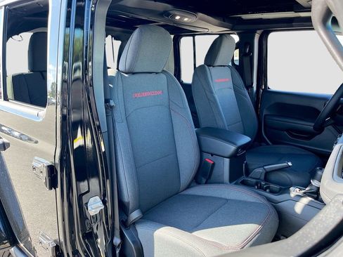 New 2025 Jeep Wrangler Unlimited Rubicon w/ Convenience Group AWD/4WD image 27