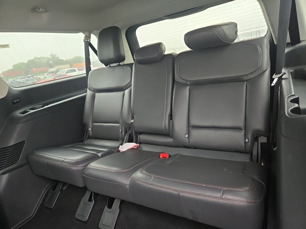 Used 2025 Ford Expedition Max Active AWD/4WD image 2