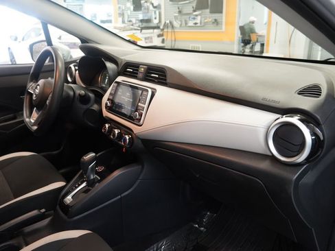 Used 2021 Nissan Versa SV image 26