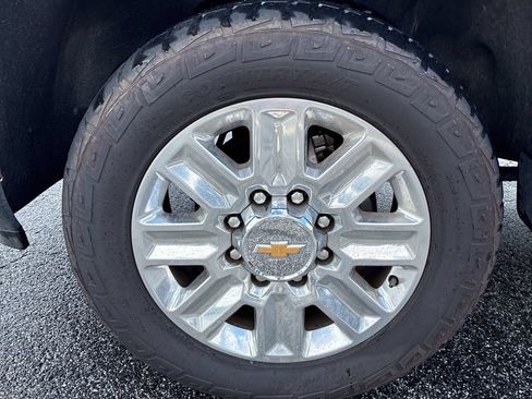 Used 2024 Chevrolet Silverado 3500 High Country w/ Technology Package AWD/4WD image 15
