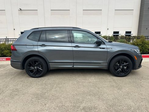 Used 2024 Volkswagen Tiguan SE R-Line AWD/4WD image 8