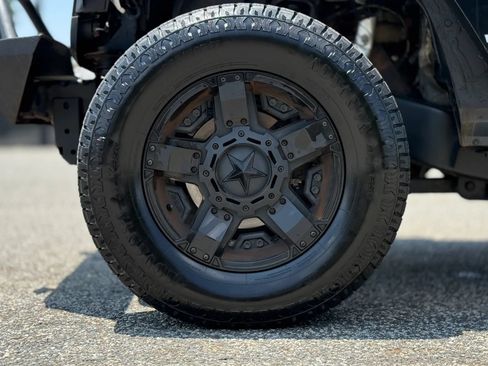 Used 2013 Jeep Wrangler Sport AWD/4WD image 28