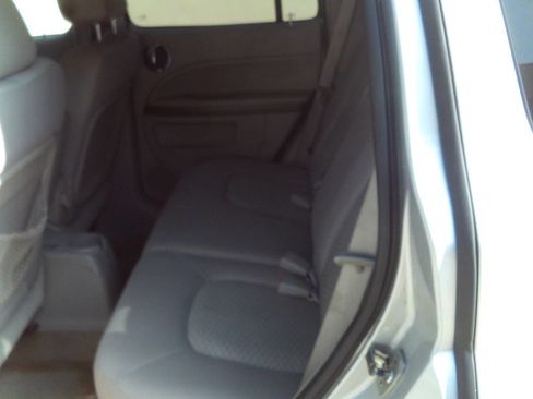 Used 2010 Chevrolet HHR LT FWD image 12