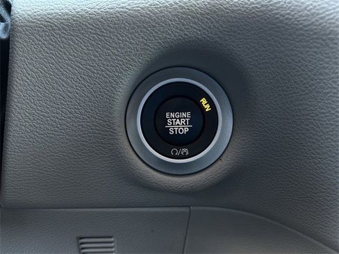 Used 2017 Chrysler Pacifica Touring-L Plus image 21