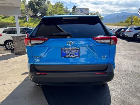 Used 2021 Toyota RAV4 XLE Premium image 6