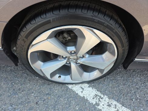 Used 2018 Honda Accord Touring image 36