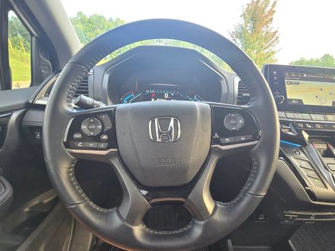 Used 2024 Honda Odyssey Touring image 25