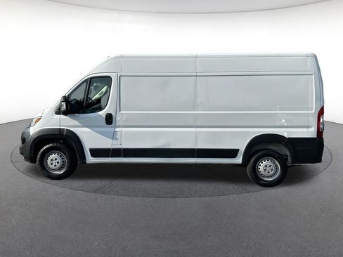 Used 2025 RAM ProMaster 2500 w/ Convenience Group FWD image 2