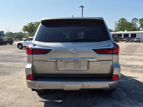 Used 2019 Lexus LX 570 4WD w/ Luxury Package image 6