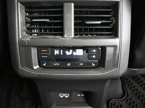 Used 2019 Volkswagen Atlas SEL Premium image 27