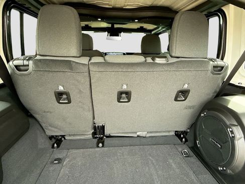 Used 2026 Jeep Wrangler Unlimited Rubicon w/ Safety Group AWD/4WD image 11