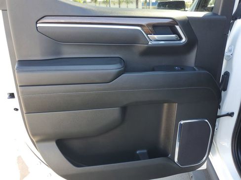 Used 2025 Chevrolet Silverado 1500 LT Trail Boss w/ Protection Package AWD/4WD image 17