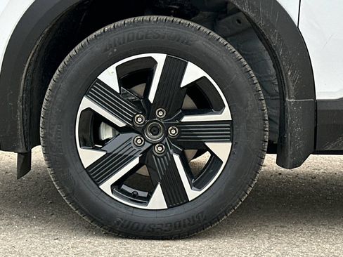 New 2026 Nissan Kicks SV w/ SV Premium Package AWD/4WD image 5