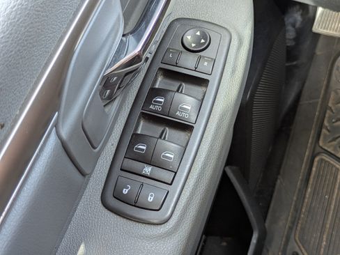 Used 2017 RAM 1500 Classic SLT AWD/4WD image 21
