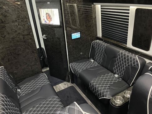 Used 2022 Mercedes-Benz Sprinter 2500 image 6