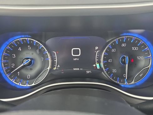 Used 2023 Chrysler Pacifica Touring-L FWD image 30