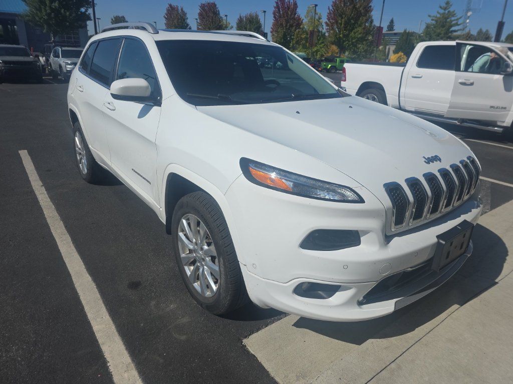 Used 2017 Jeep Cherokee Overland w/ Technology Group AWD/4WD image 1