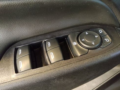 Used 2019 Chevrolet Equinox LT FWD image 27