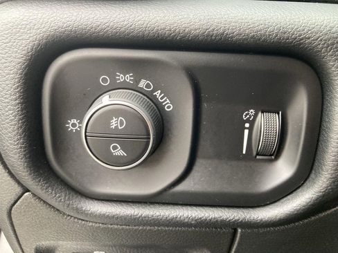 Used 2021 RAM 1500 Big Horn image 12