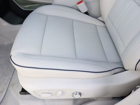 New 2026 Buick Enclave Avenir w/ Super Cruise Package image 16