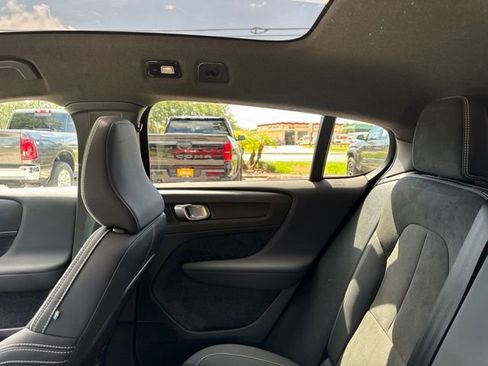 Used 2023 Volvo C40 P8 Recharge Plus AWD/4WD image 20