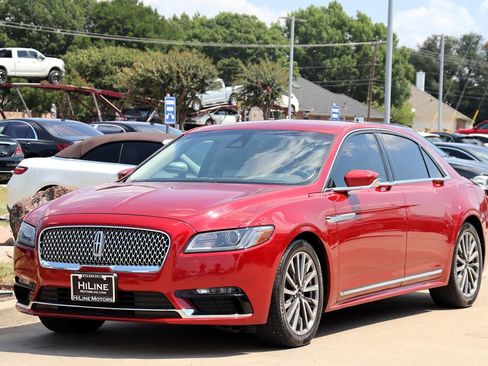 Used 2020 Lincoln Continental w/ Premium Package image 4
