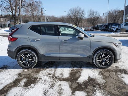 Used 2024 Volvo XC40 B5 Core image 13