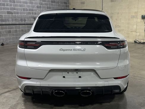 Used 2021 Porsche Cayenne Turbo S image 6
