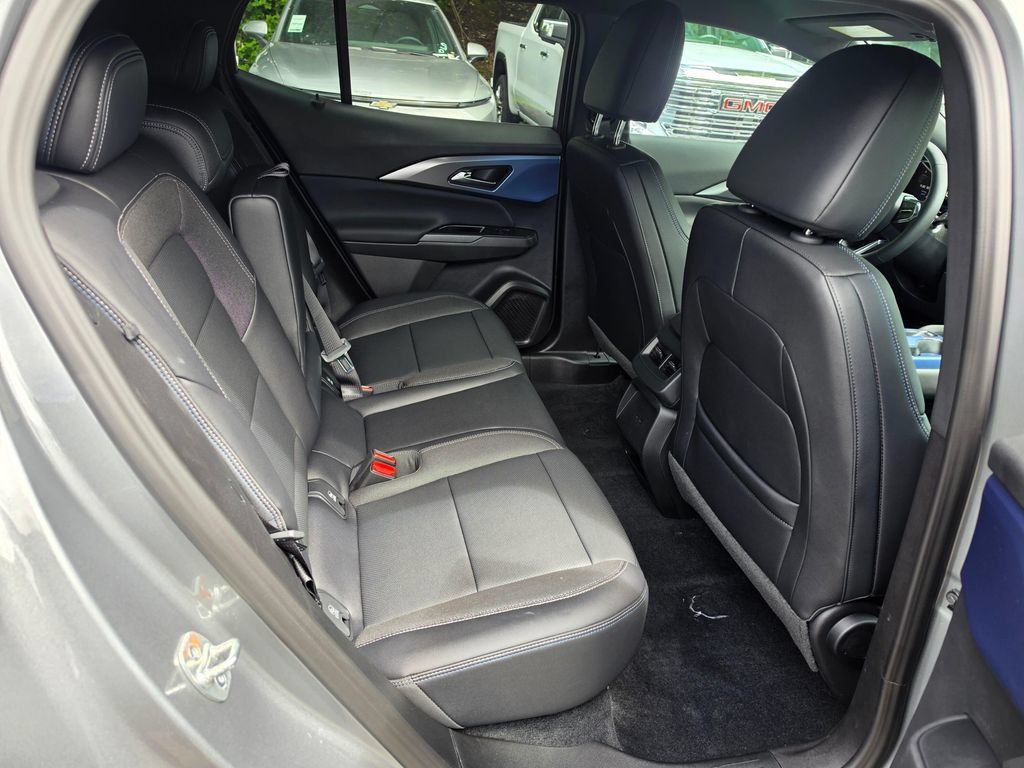 New 2026 Chevrolet Equinox EV LT AWD/4WD image 12
