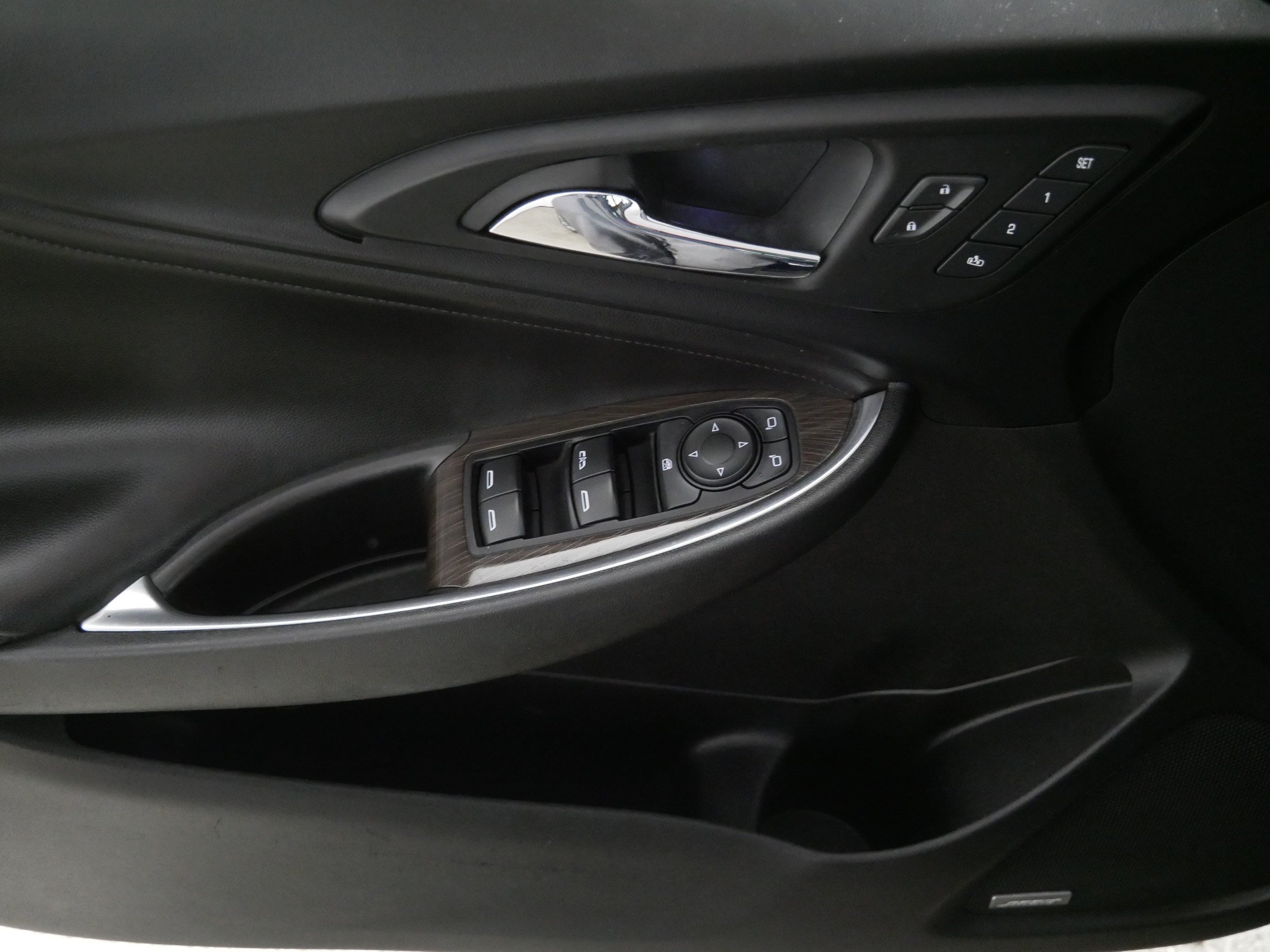Used 2017 Chevrolet Malibu Premier w/ Premier Sun and Wheel Package FWD image 19