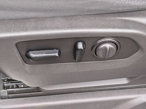 Used 2021 Chevrolet Silverado 1500 LT AWD/4WD image 17