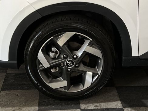 Used 2022 Hyundai Venue SEL FWD image 25