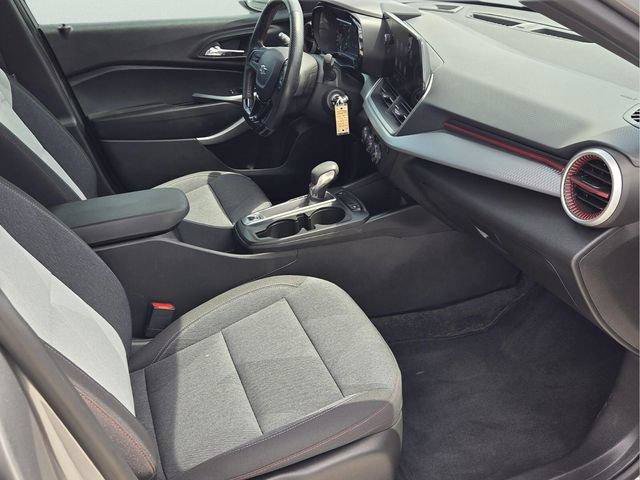 Certified 2024 Chevrolet Trax RS w/ Driver Confidence Package FWD image 17