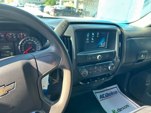 Used 2018 Chevrolet Silverado 1500 W/T w/ Trailering Package AWD/4WD image 9