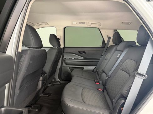 Used 2023 Nissan Pathfinder SV FWD image 37