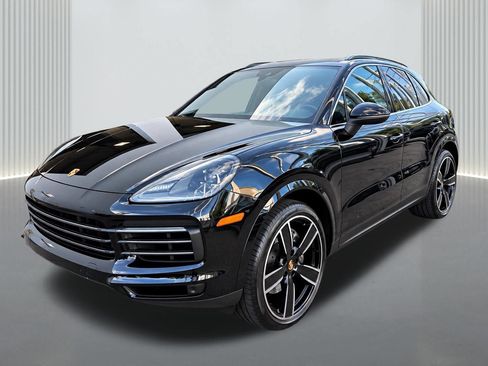 Used 2023 Porsche Cayenne AWD/4WD image 2