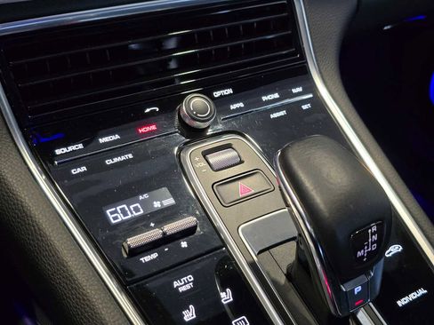 Used 2018 Porsche Panamera 4S AWD/4WD image 28