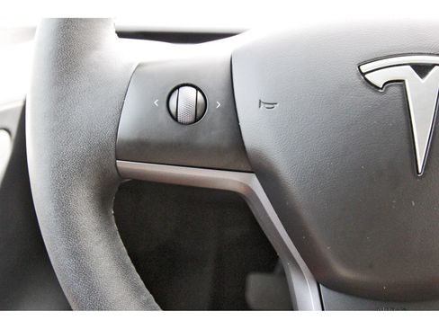 Used 2023 Tesla Model Y Long Range AWD/4WD image 18