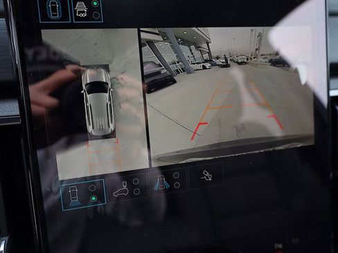 New 2025 GMC Acadia AT4 w/ Super Cruise Package image 16