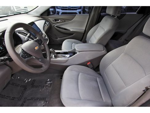 Used 2017 Chevrolet Malibu LT FWD image 6