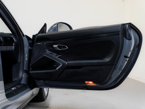 Used 2018 Porsche 911 GT3 image 24